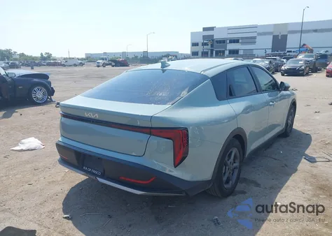 2025 Kia K4 Lxs из США, поврежденный, VIN 3KPFT4DE3SE108752